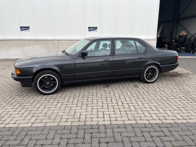 BMW 735 iL oldtimer en bon état, Cuir, Achat, 4 portes, Entreprise