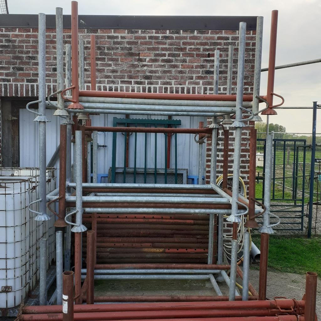 Metalen stapelbakken, schorenbakken, bakken v. schoren, enz, Enlèvement, Comme neuf, Fer