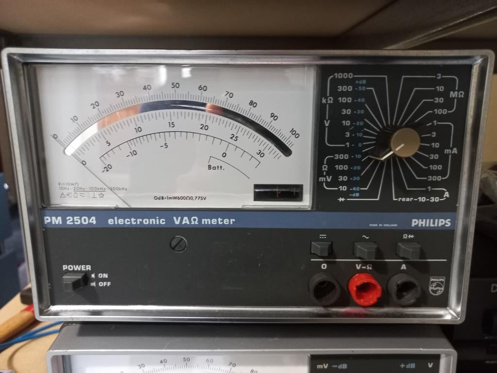PM 2504 electronic V A Ohm meter philips, Ophalen