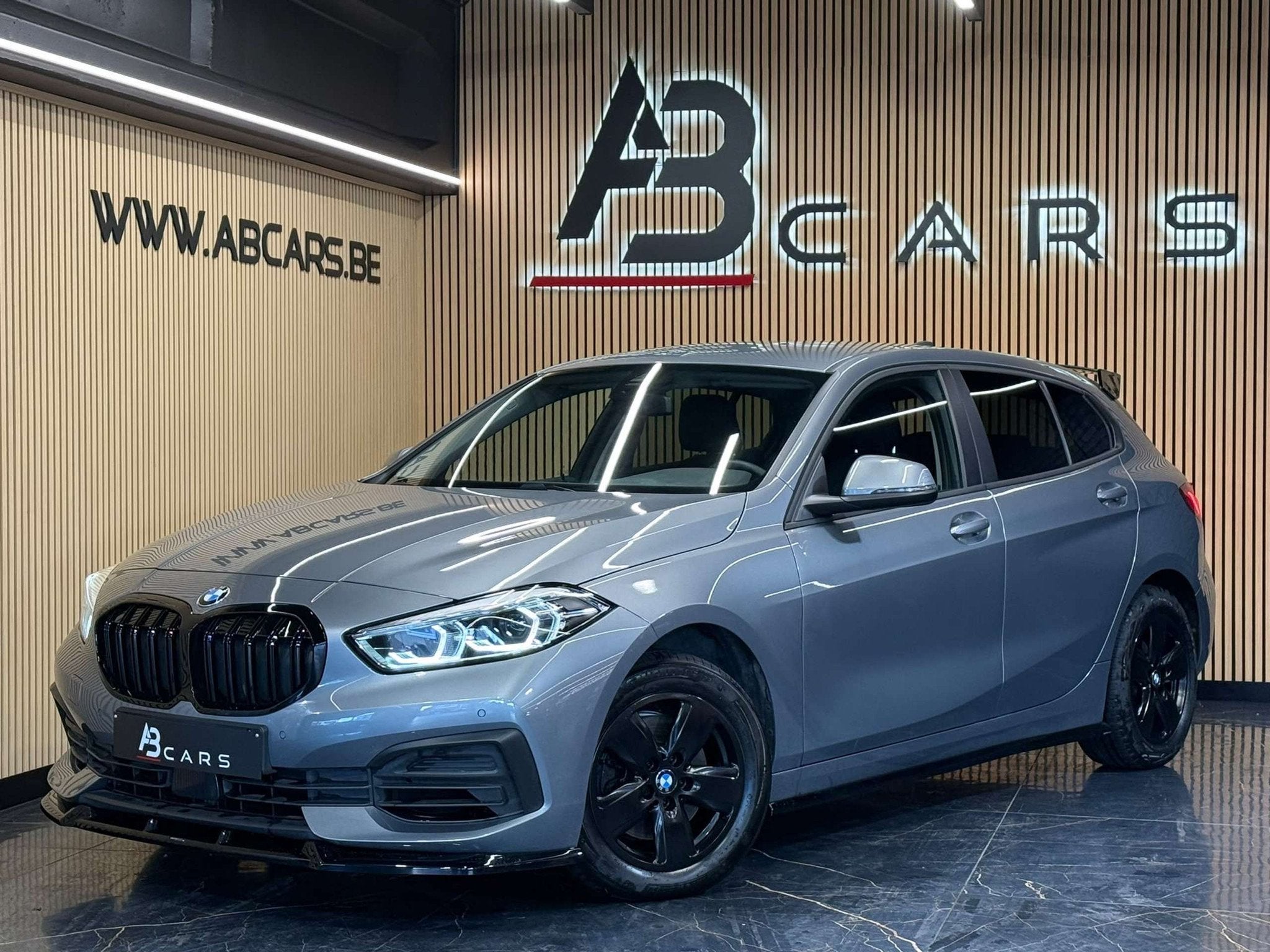 BMW 1 Serie 116 IA LOOK PACK M PERFORMANCE * GARANTIE 12 MOI, Autos, Argent ou Gris, Achat, Entreprise, 5 portes
