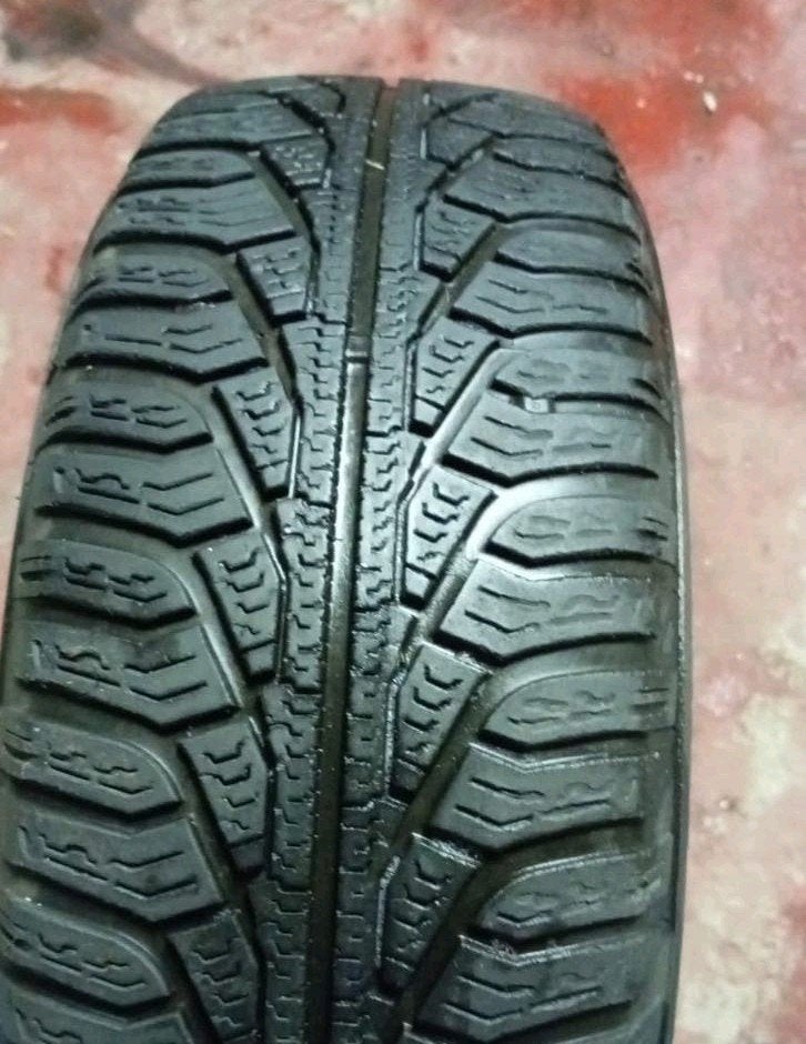 4 pneus 185/65 R 15 avec Jantes et Enjoliveur, Autos : Pièces & Accessoires, Enlèvement