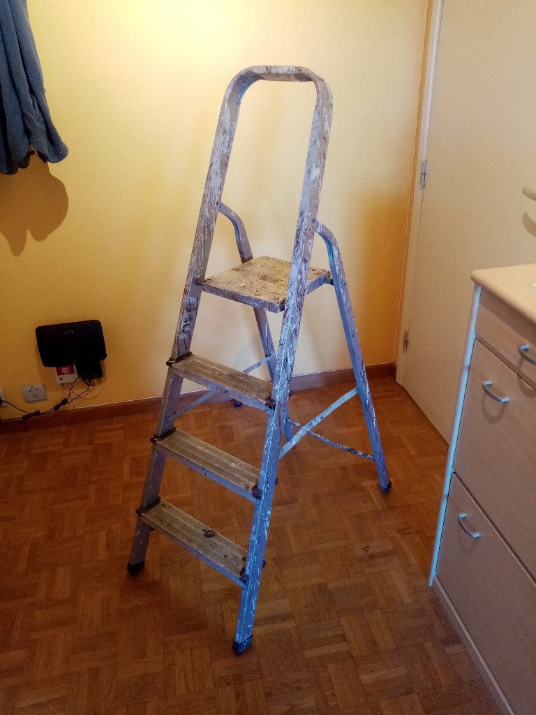 Escabeau 4 marches en aluminium., Pliable ou rétractable/escamotable, Moins de 2 mètres, Échelle, Enlèvement