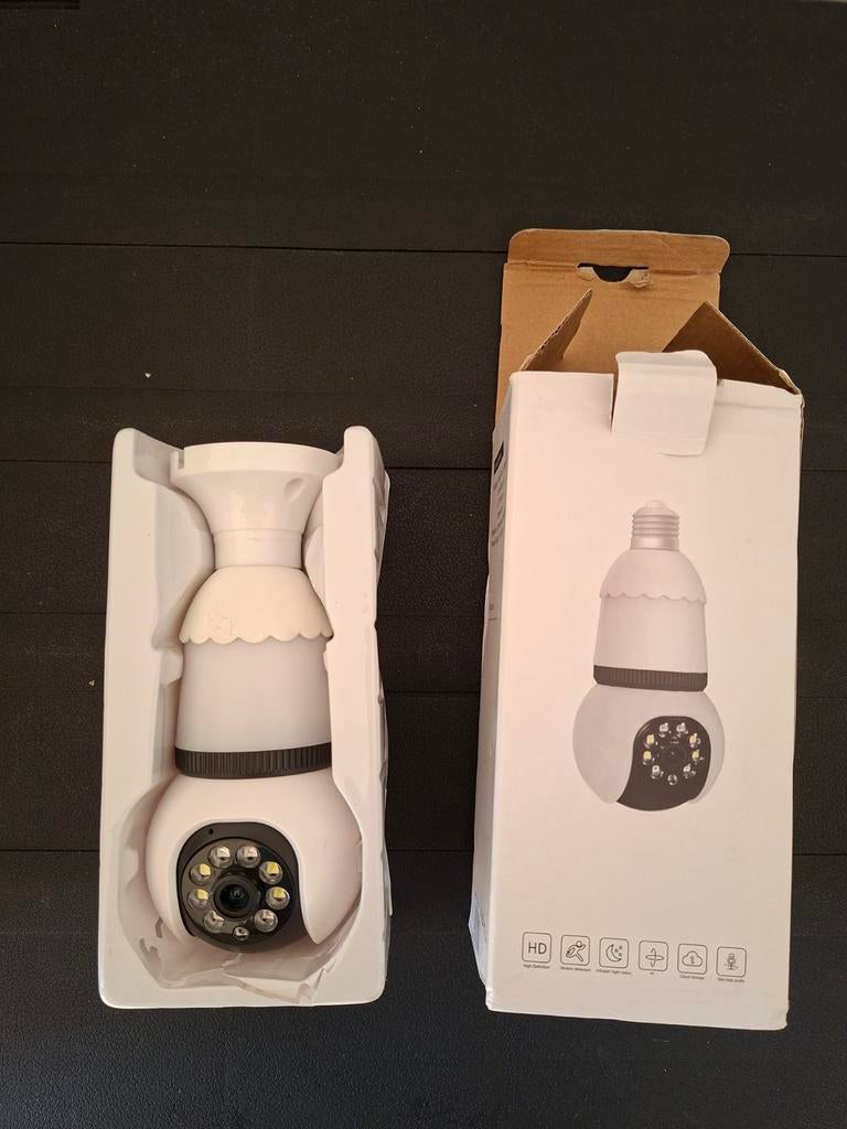 Wifi camera met e27 lampen fiting, Audio, Tv en Foto, Videobewaking, Ophalen of Verzenden