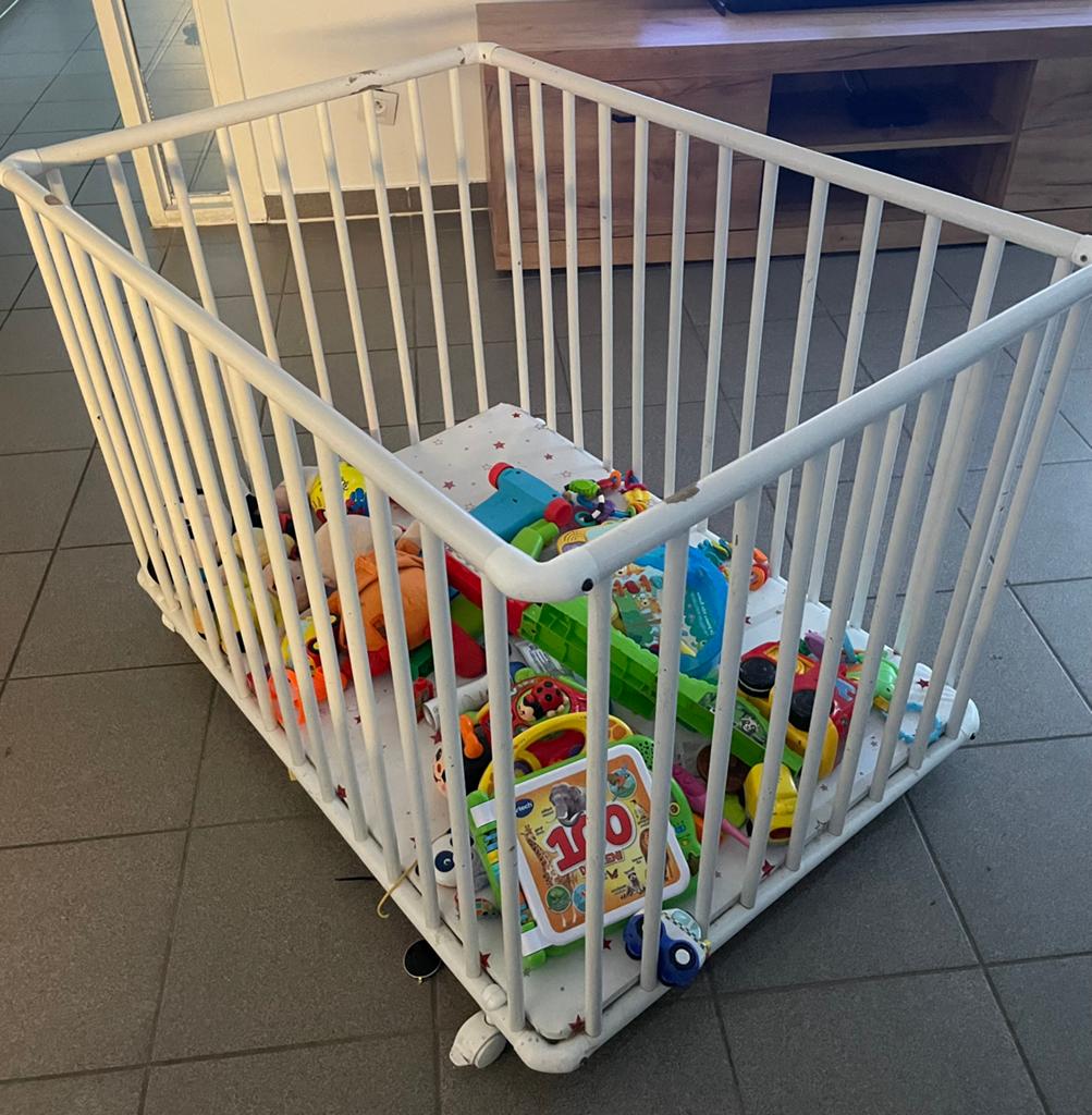 Babypark met gebruik sporen gratis, Kinderen en Baby's, Babyparken, Ophalen of Verzenden, Zo goed als nieuw