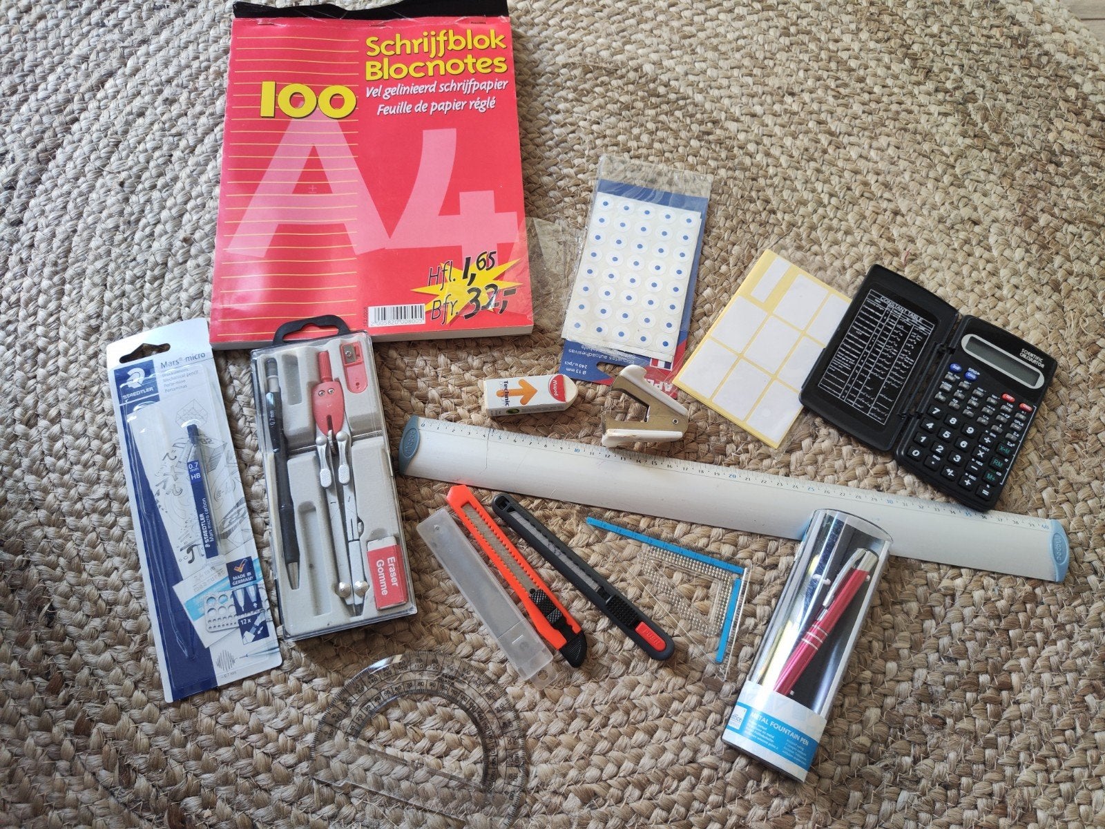 Lot fournitures de bureau et école - Staedtler, Stylo plume,, Enlèvement, Utilisé