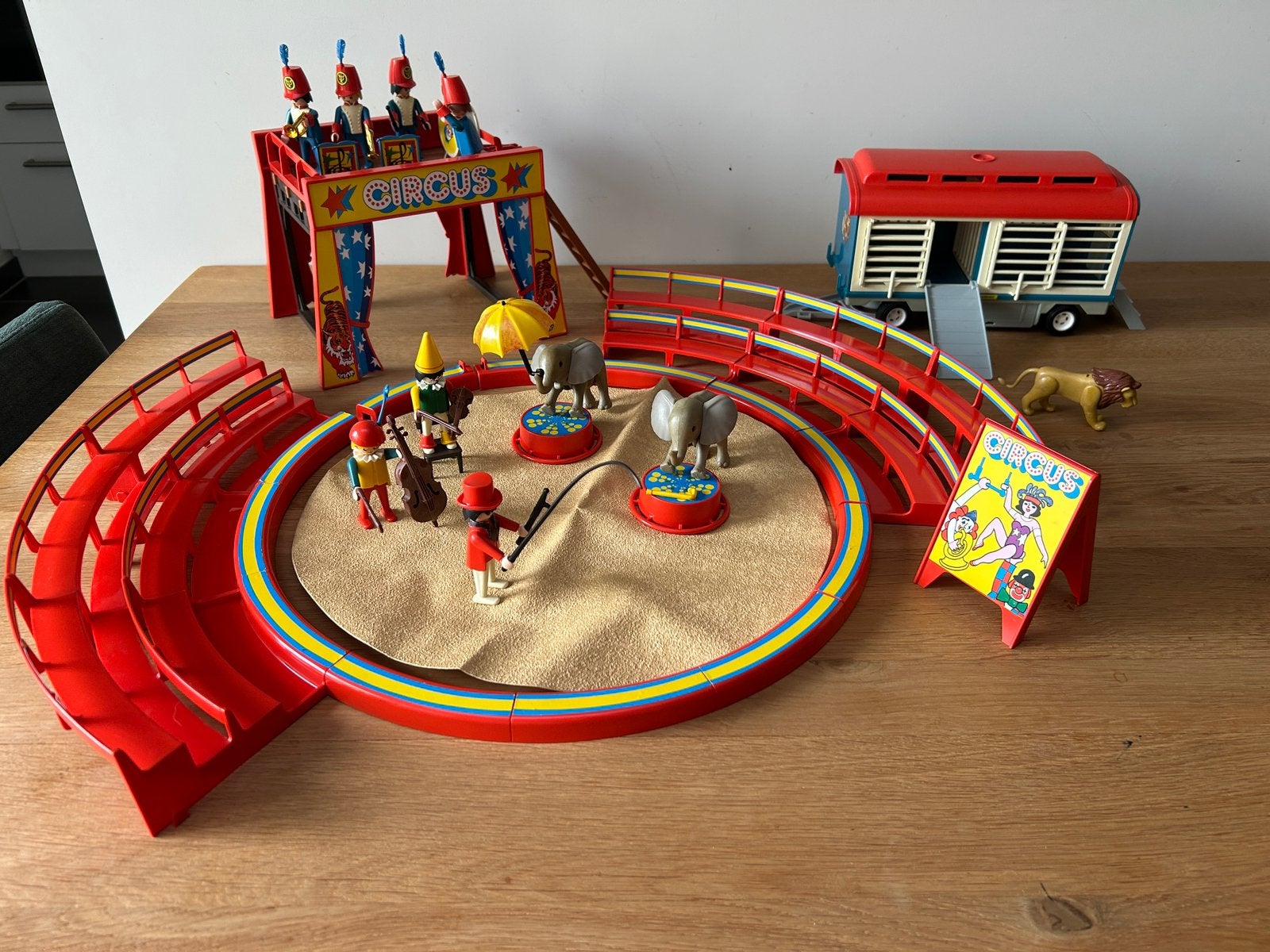 Playmobil vintage circus 3553 (1982)leeuwenwagen 3514 (1978), Gebruikt, Complete set, Overige typen, Ophalen of Verzenden