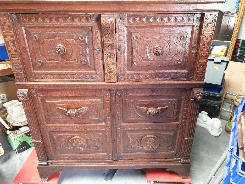 Antieke eiken gesculpteerde kast 136x60xhoogte 150 cm antiek, Ophalen
