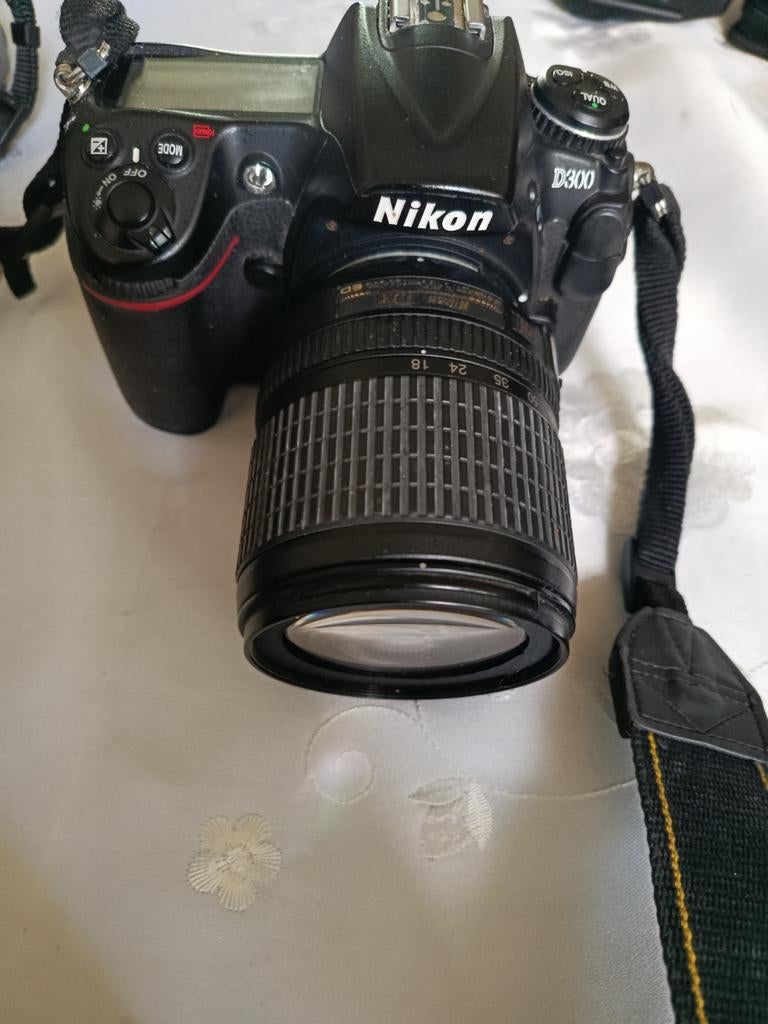 Nikon d300 +af nikkor 105, Audio, Tv en Foto, Fotocamera's Digitaal, Nikon