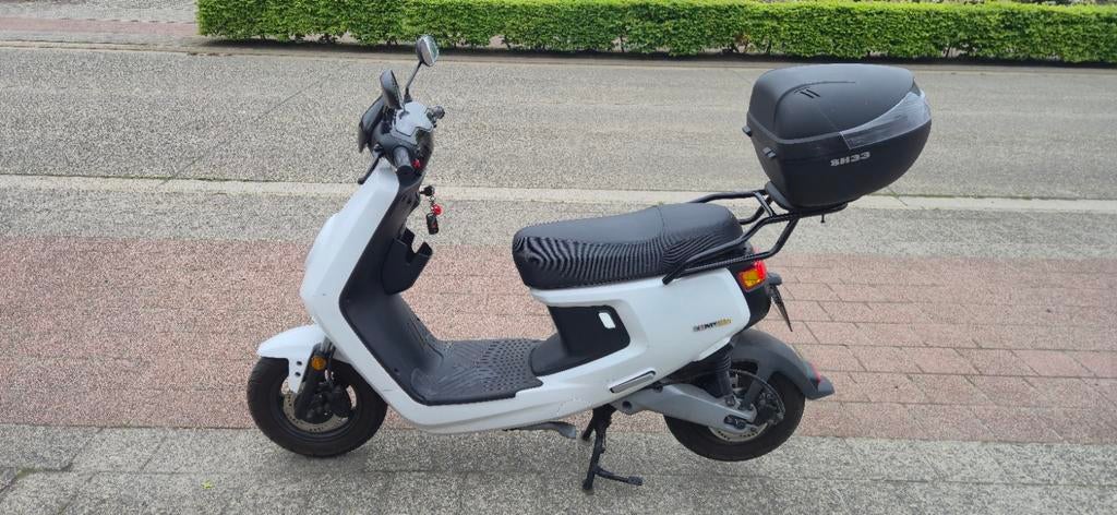 Elektrische scooter NIU goed staat, Fietsen en Brommers, Brommeronderdelen | Scooters, Ophalen of Verzenden
