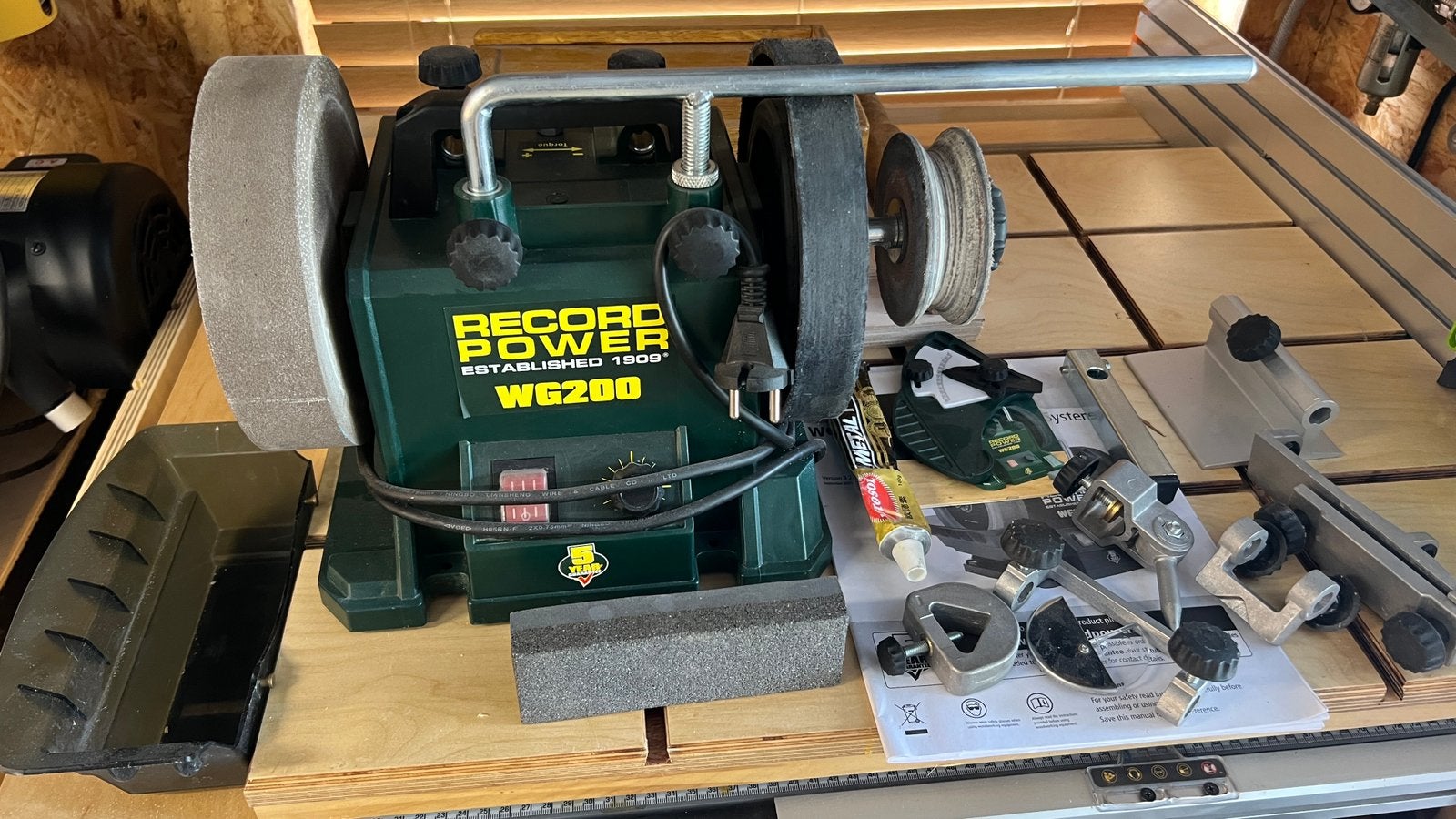 Record Power WG 200 natslijpmachine voor beitels, messen, …, Articles professionnels, Machines & Construction | Travail du bois