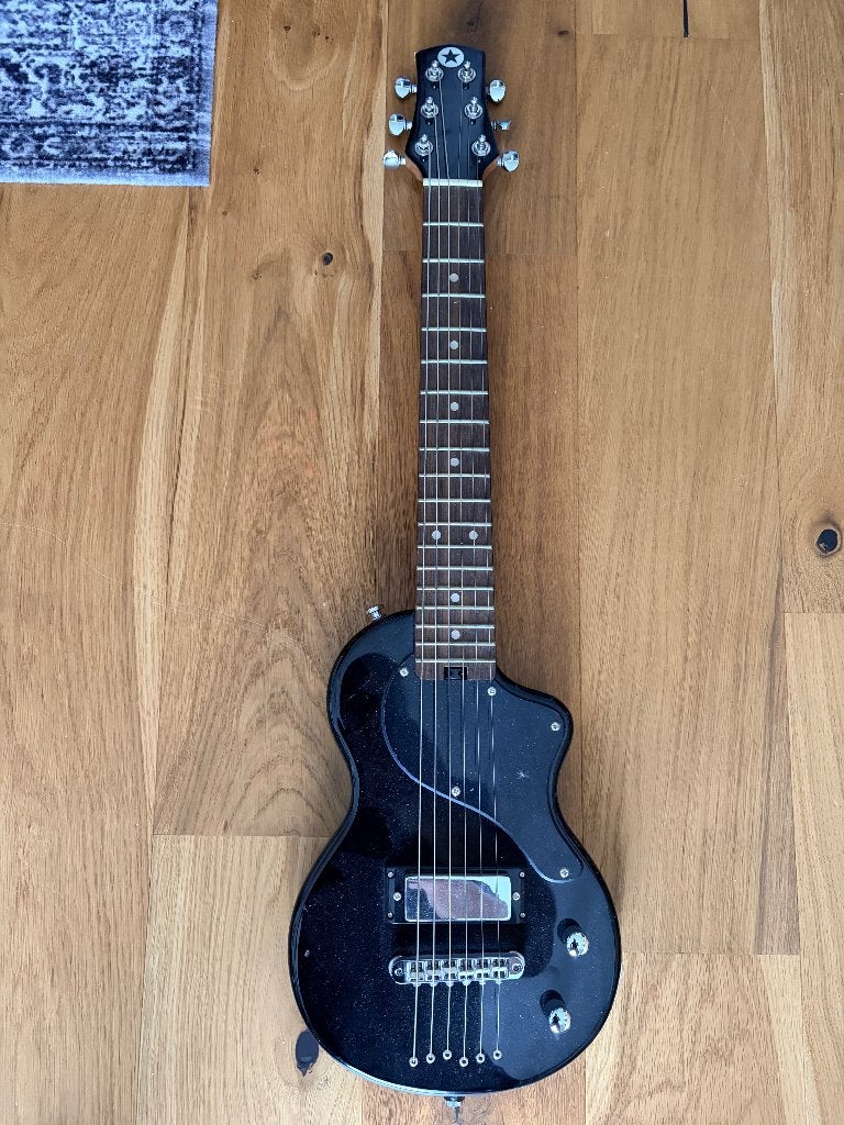 Blackstar travel guitar, Muziek en Instrumenten, Snaarinstrumenten | Gitaren | Elektrisch, Ophalen