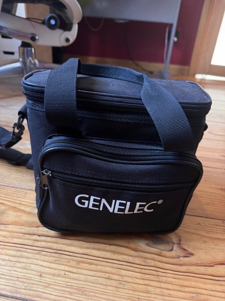 Monitor de studio Genelec 6010A – Compactes + Sac (Paire), Moins de 60 watts, Enlèvement ou Envoi, Comme neuf, Haut-parleur central
