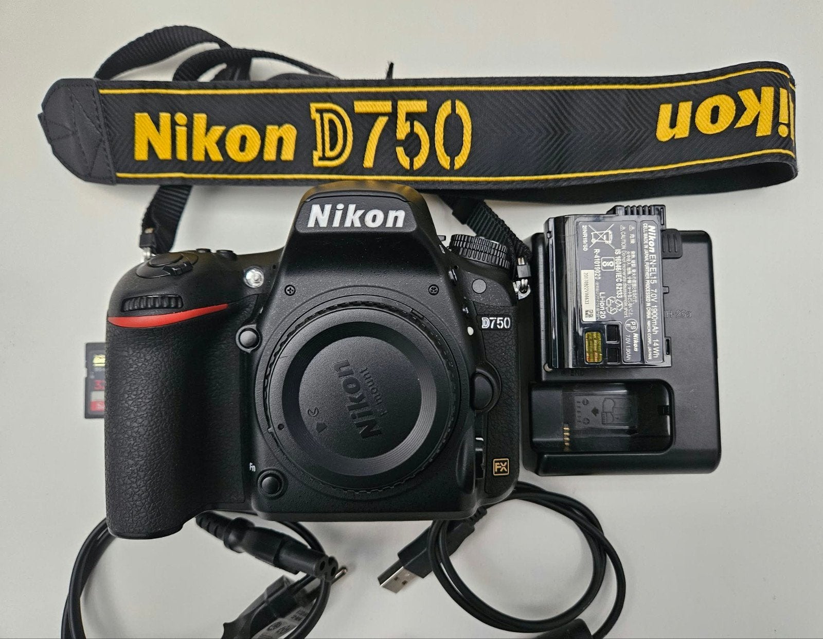 NIKON D750 (3100 opnamen), Ophalen of Verzenden, Oplader, Nikon