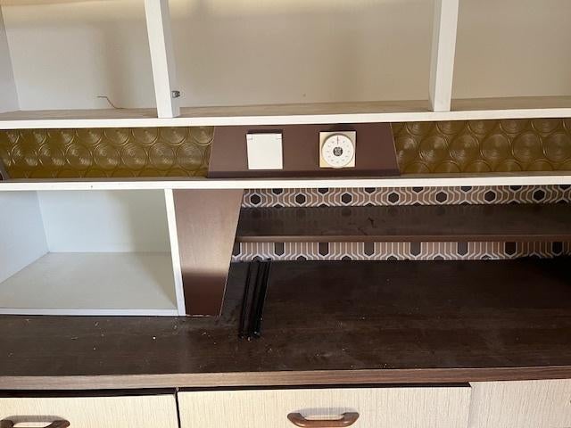 Kast vintage, Enlèvement, Utilisé, Avec tablette(s)