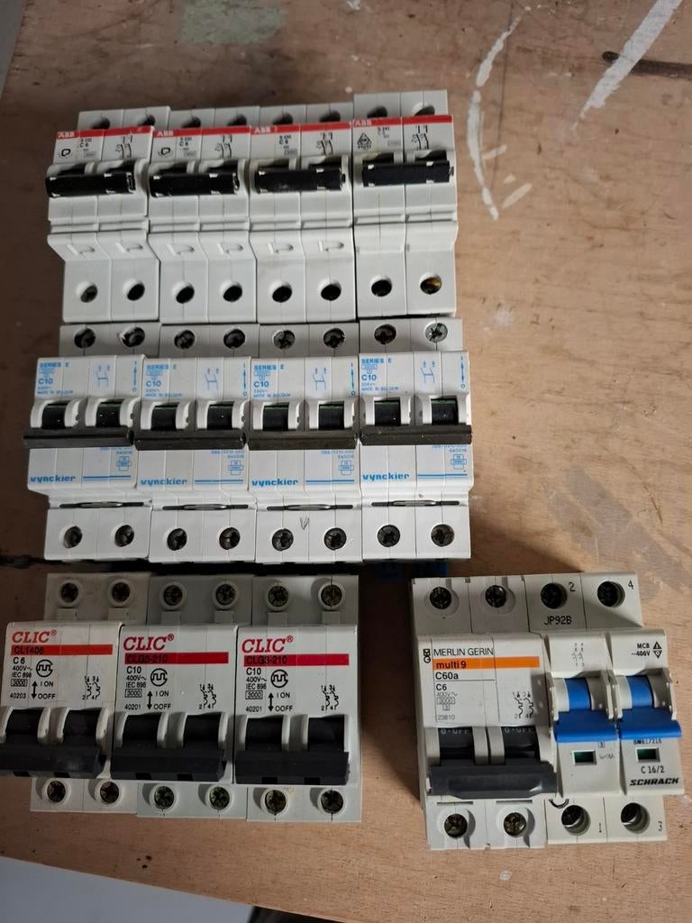 Verschillende  zekeringen, Doe-het-zelf en Bouw, Ophalen