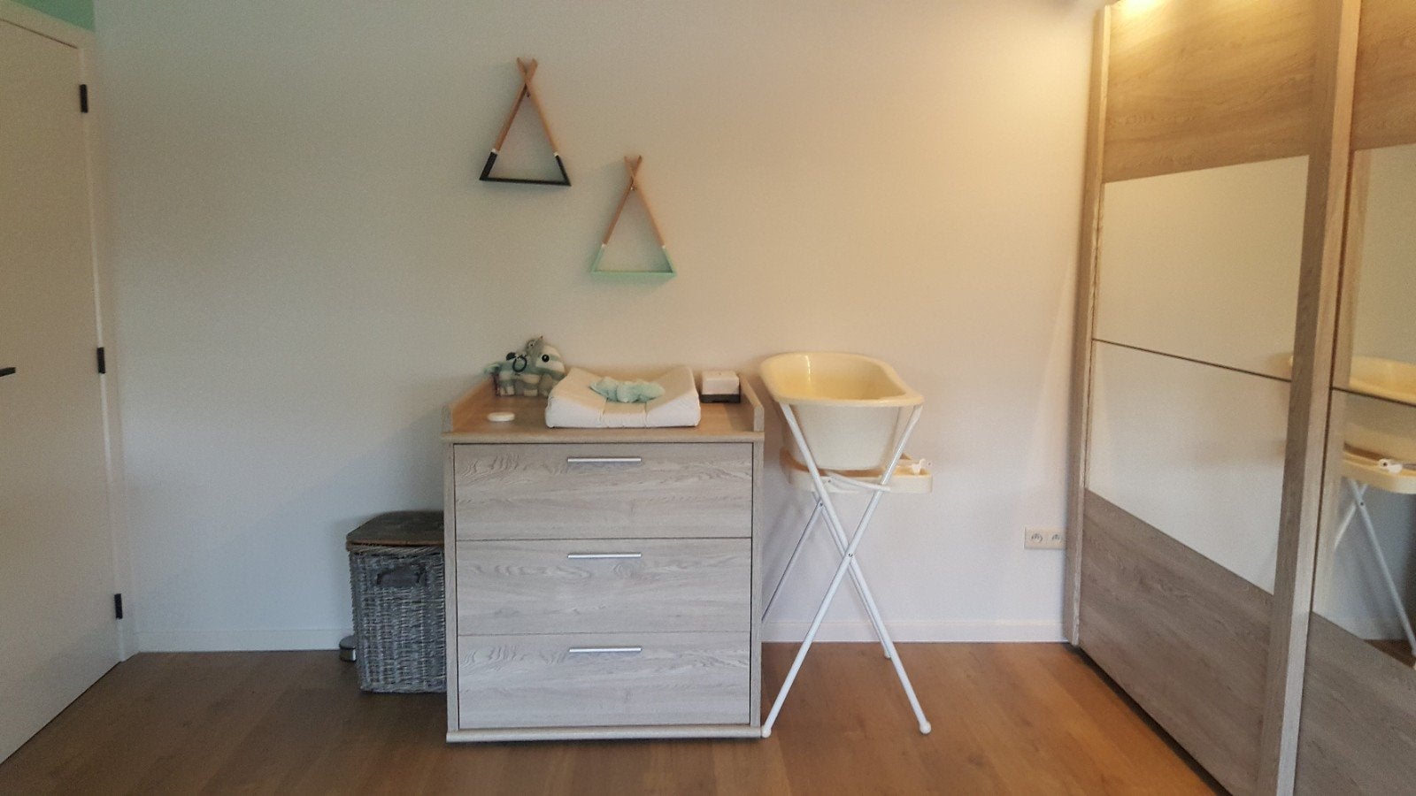 Commode die kan uitgebreid worden tot luiercommode., Ophalen
