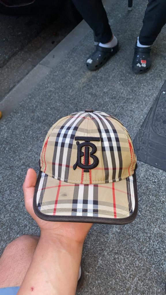 Burberry pet, Ophalen of Verzenden, Zo goed als nieuw, Pet