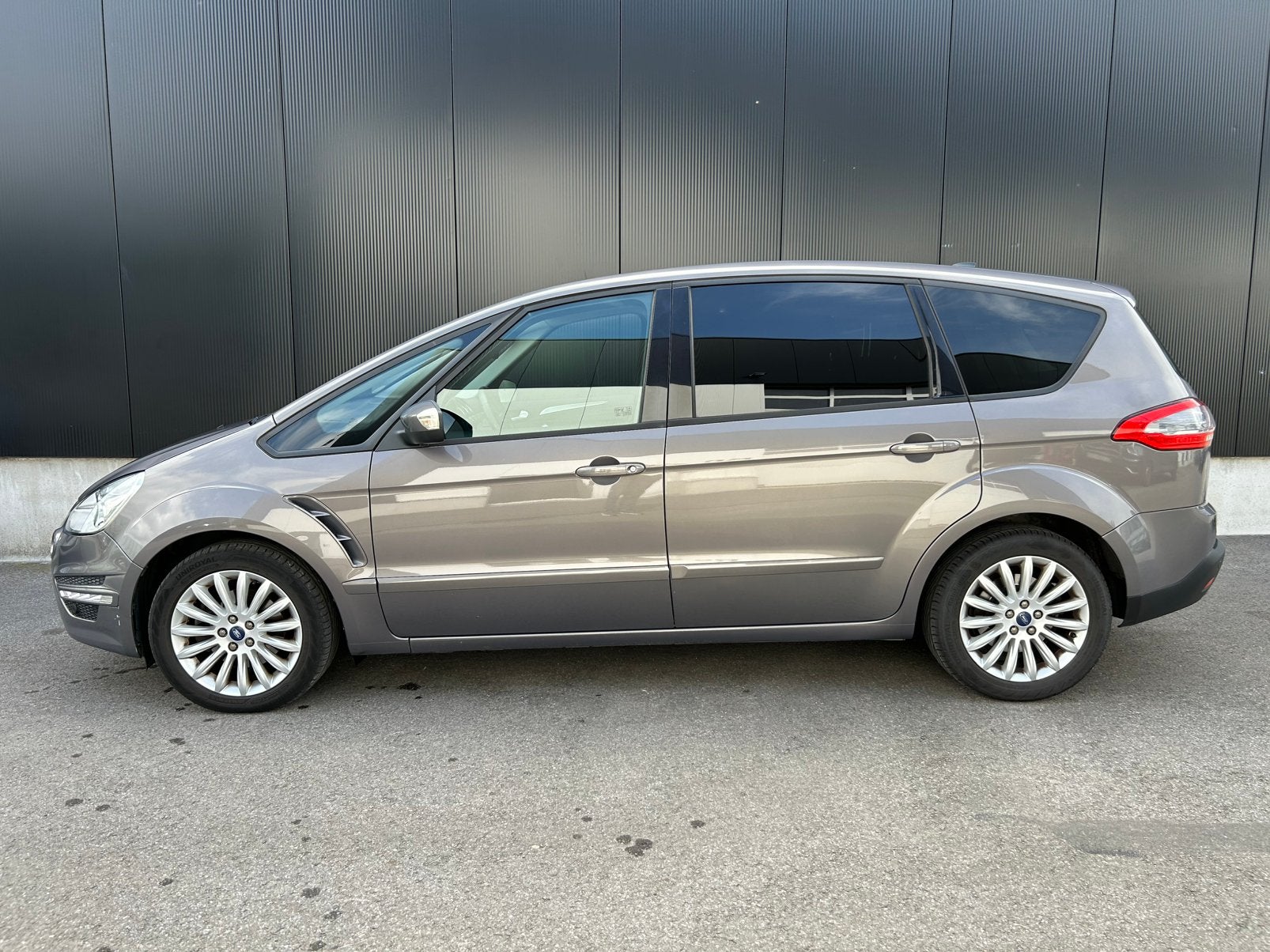 Ford S-Max 2.0 TDCi / Navi / Airco / Perfecte staat, Euro 5, Zwart, Parkeersensor, Bedrijf