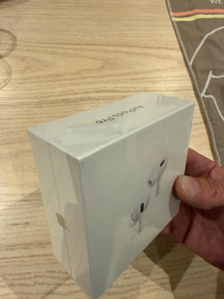 AirPods Pro 2de generatie in verpakking nieuw., Telecommunicatie, Mobiele telefoons | Oordopjes, Ophalen, Bluetooth, In gehoorgang (in-ear)