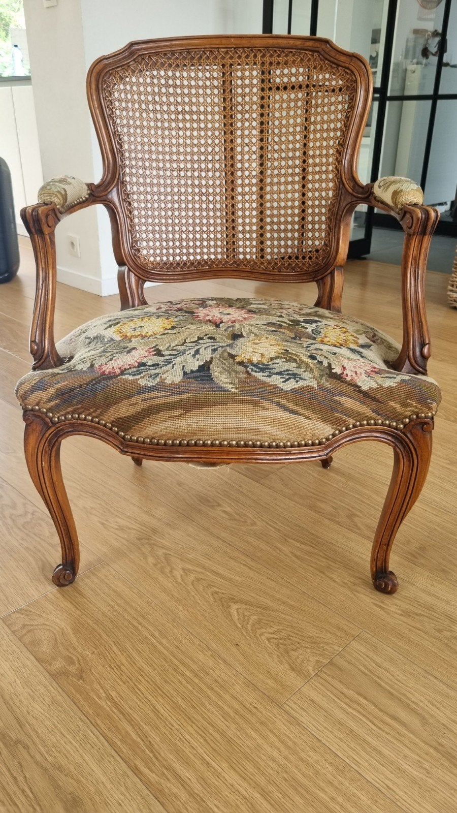 Fauteuil style ancien avec tapisserie très bon état, Maison & Meubles, Moins de 75 cm, Comme neuf, Enlèvement, 50 à 75 cm