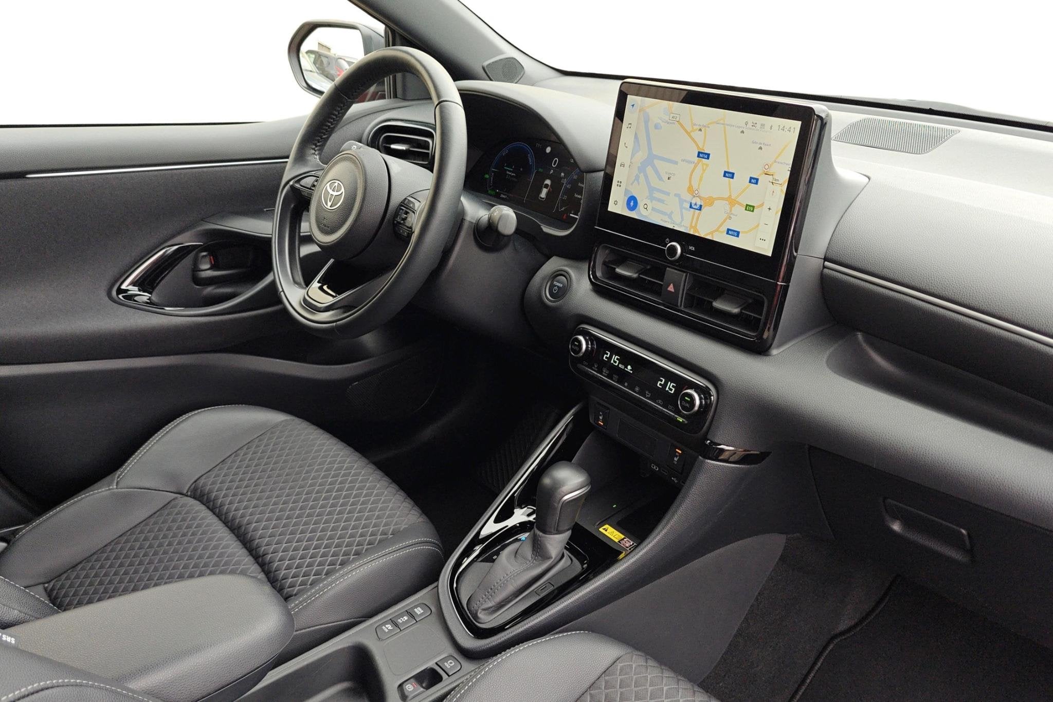 Toyota Yaris 1.5 VVT-i Hybrid 96kW Style e-CVT - incl 2 jaar, Auto's, Toyota, Gebruikt, Zwart, 450 kg, 96 kW