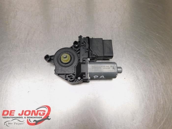 Moteur de vitre portière d'un Volkswagen Touran, Volkswagen, -, 3 mois de garantie, Utilisé