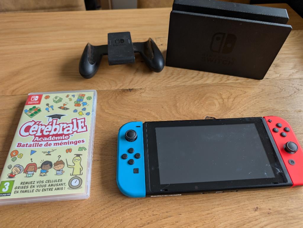 Switch avec 1 jeu et pochette, Avec 1 manette, Comme neuf, Enlèvement, Switch Original