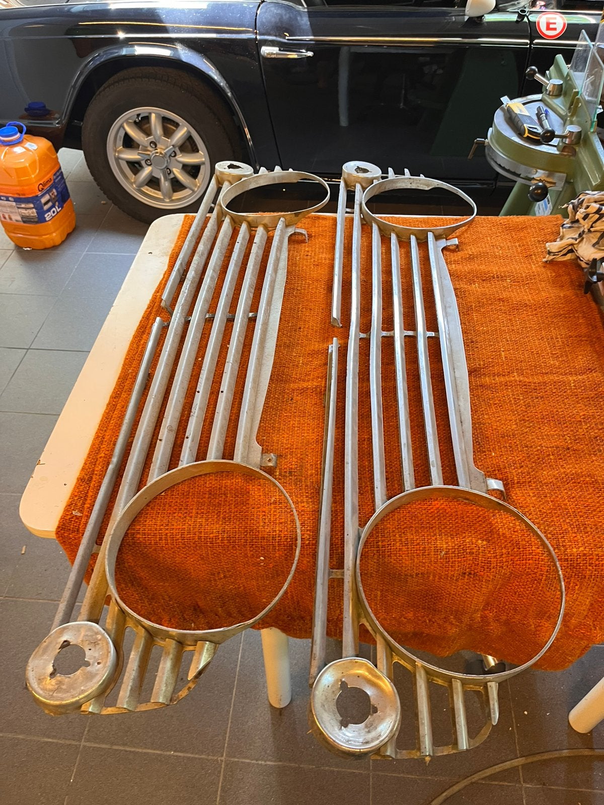 Triumph TR4A grille— 2 stuks, Auto-onderdelen, Ophalen, Triumph