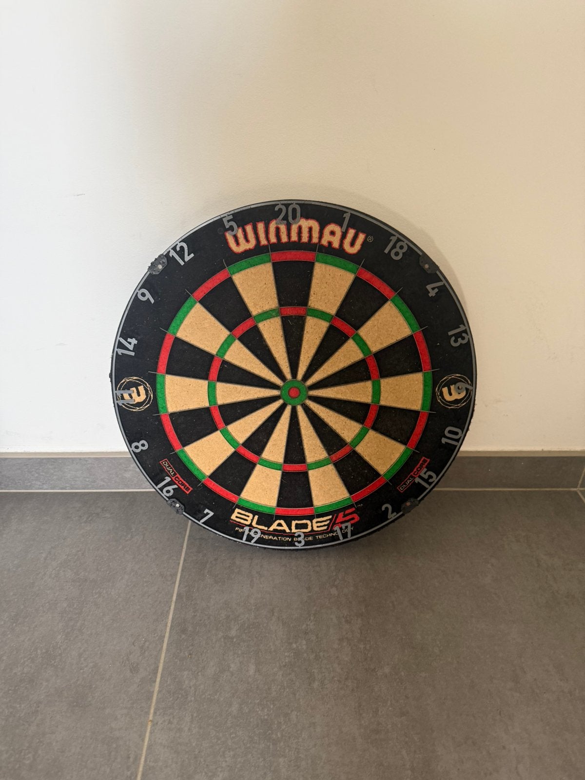 2x winmau blade 6 1x winmau blade 5, Sport en Fitness, Darts, Ophalen, Gebruikt, Dartbord
