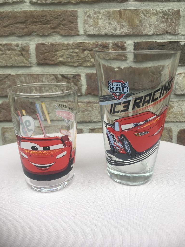 GLAS DISNEY AMORA PIXAR CARS EN RACING ZO GOED ALS NIEUW, Verzamelen, Disney, Ophalen of Verzenden, Overige figuren, Zo goed als nieuw