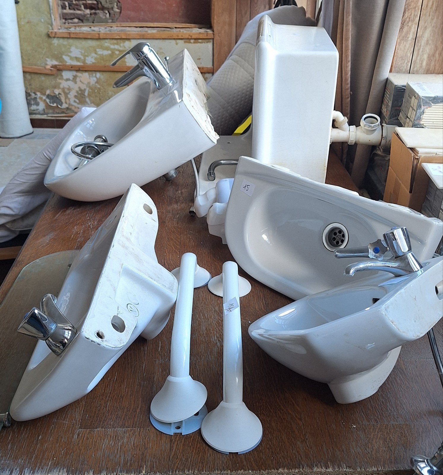 Partij grote en kleine lavabo's en spoelbak, Enlèvement, Autres types