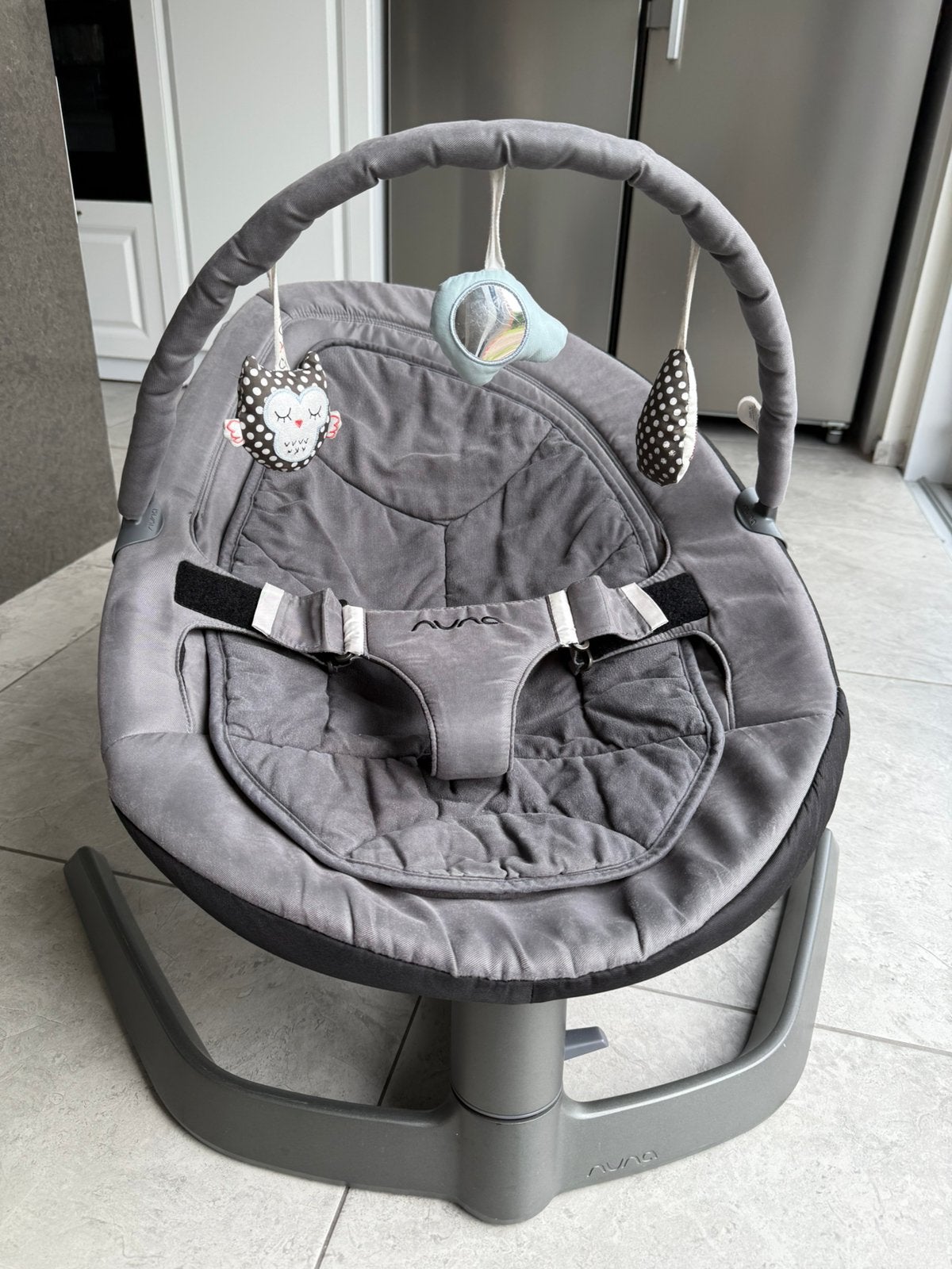 Nuna relax leaf, Kinderen en Baby's, Wipstoeltjes, Zo goed als nieuw, Ophalen