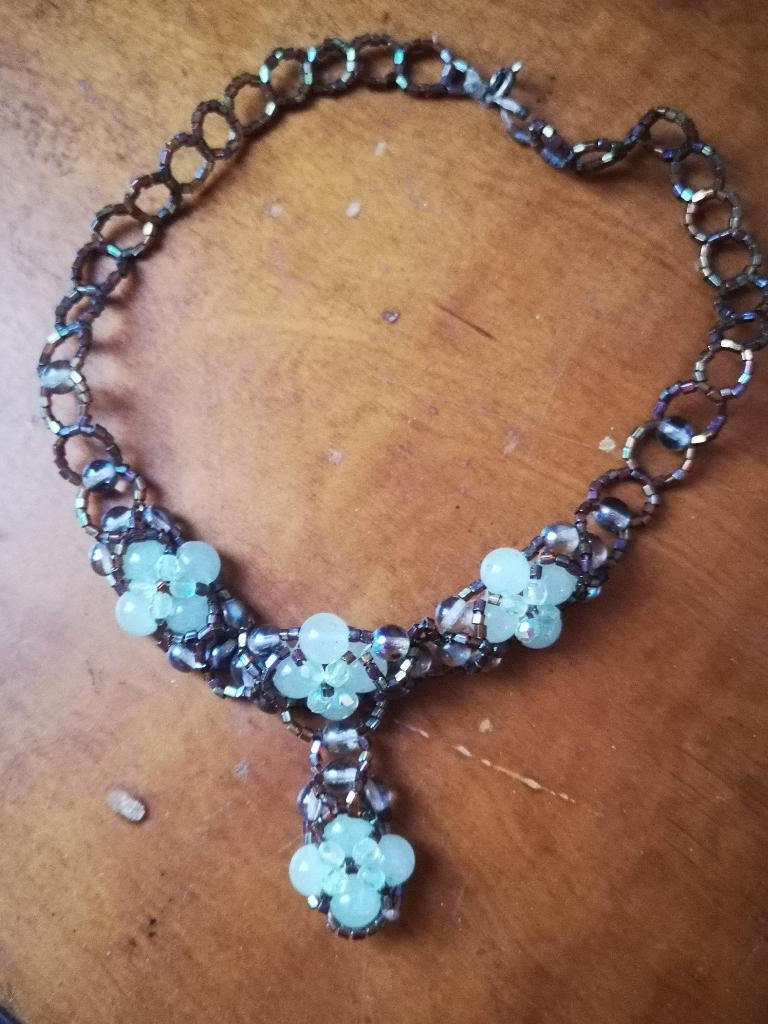 Collier unique en perles vertes, Enlèvement ou Envoi