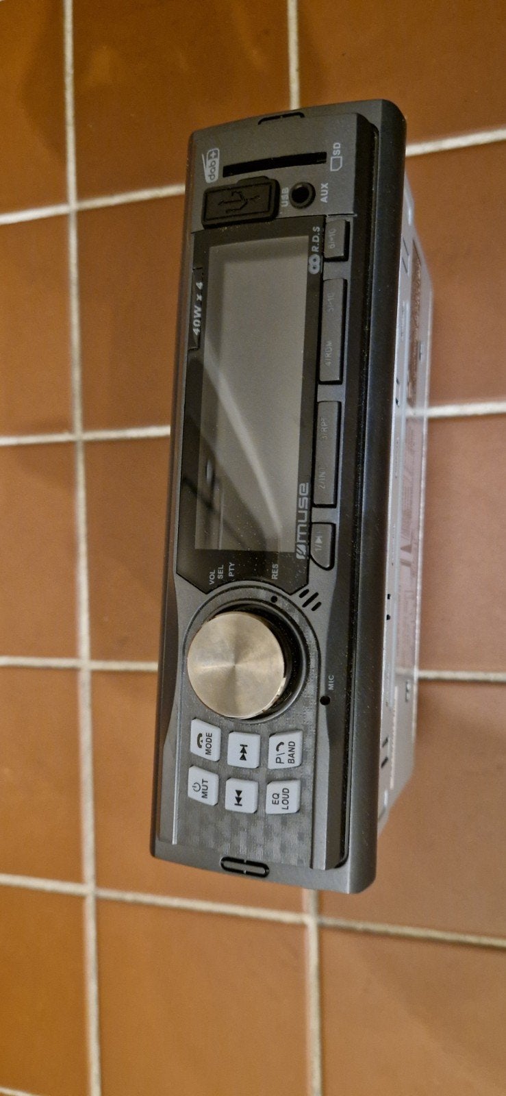 Auto radio USB en SD kaart, Enlèvement
