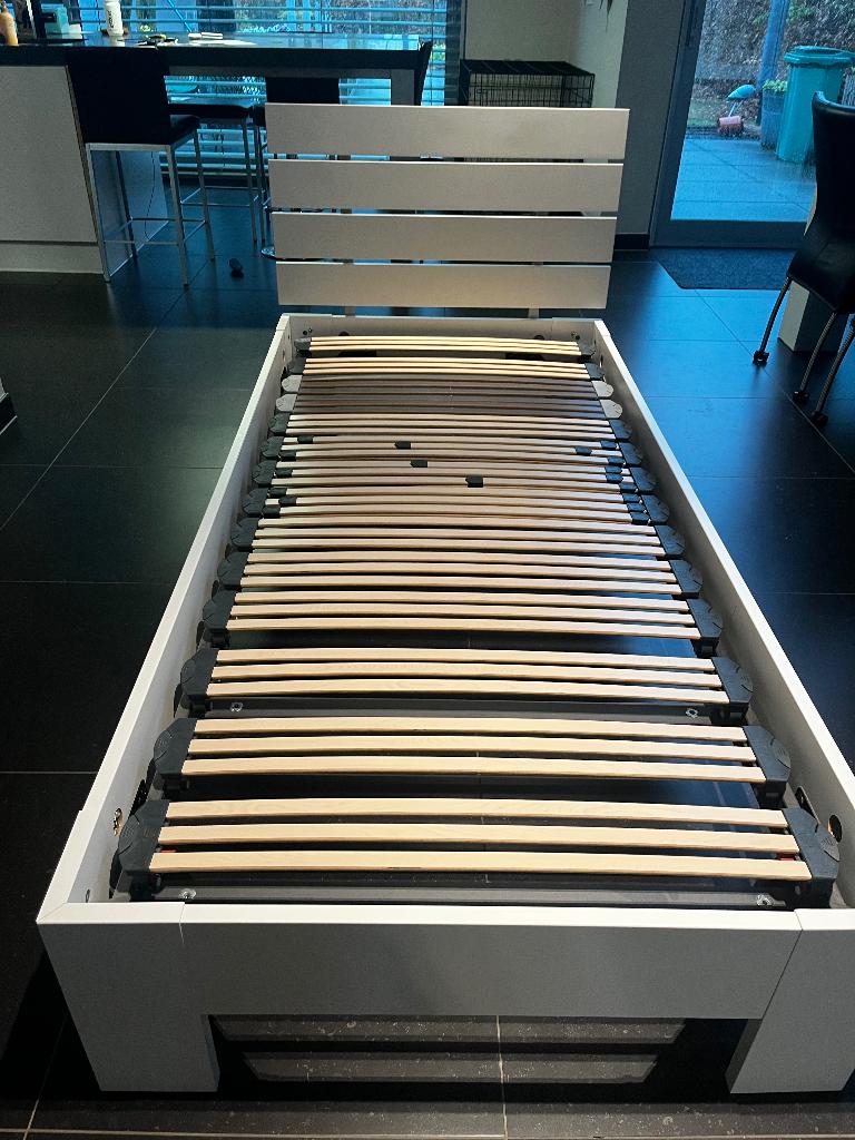 Modern éénpersoonsbed van De boomhut, Huis en Inrichting, Ophalen, Gebruikt, 90 cm, Eenpersoons
