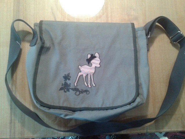 Sac à bandoulière - Série My Dear


Très beau sac à bandouli, Enlèvement ou Envoi