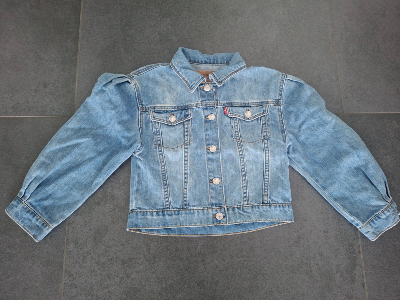 Meisjes Levi's jeans jas  Maat 116, Enfants & Bébés, Comme neuf, Enlèvement, Levis, Fille