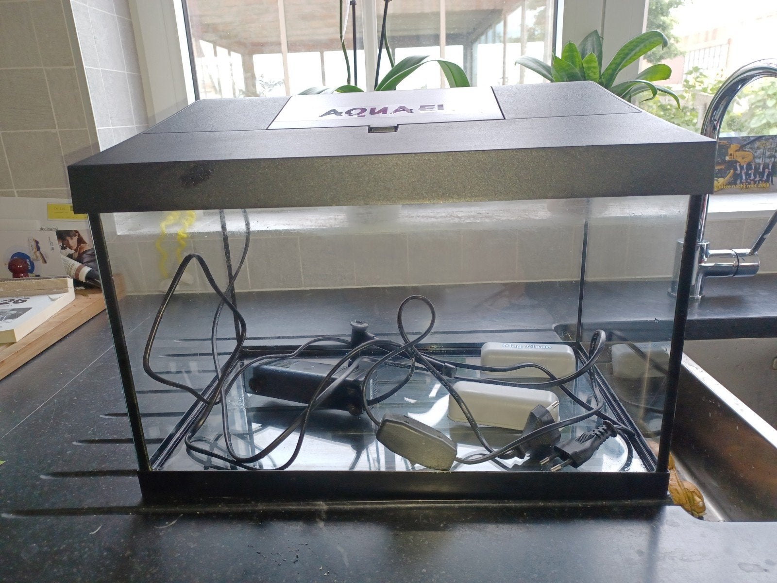 aquarium van merk aquael met filter en lamp, Dieren en Toebehoren, Gebruikt, Aquariummeubel, Aquael, Ophalen