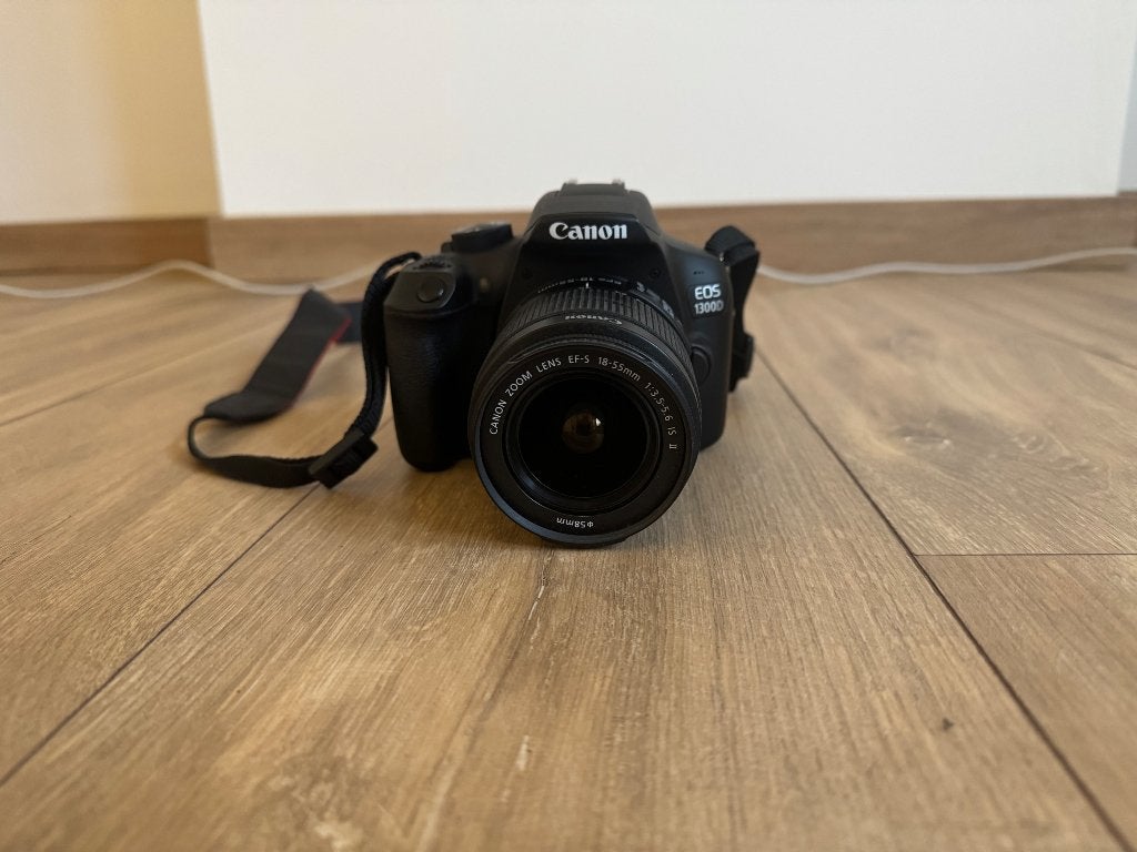 Canon EOS 1300D + lens 18-55mm, TV, Hi-fi & Vidéo, Batterie, Canon, Comme neuf, Enlèvement