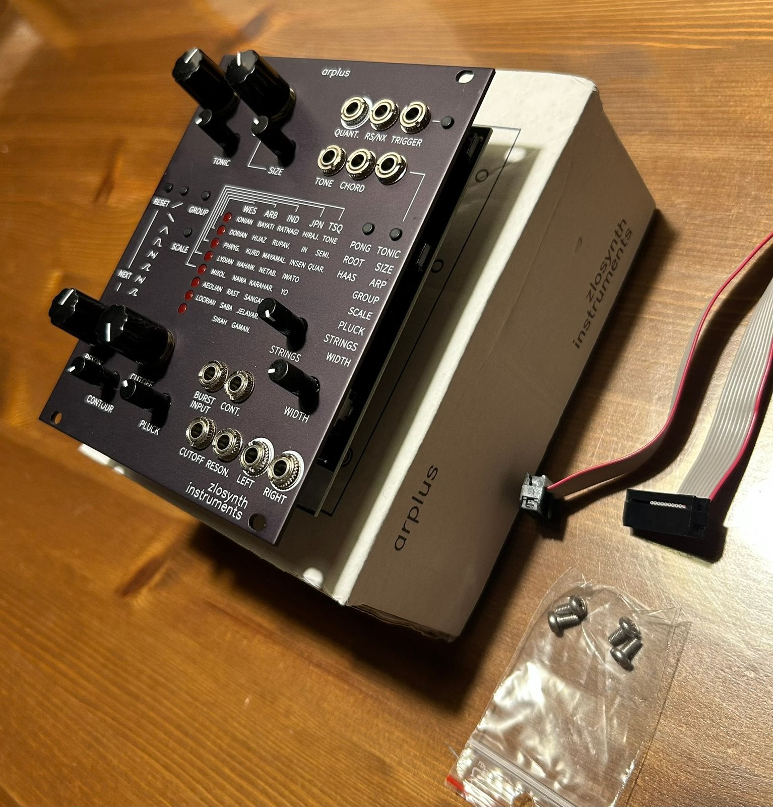 Zlosynth Arplus, Enlèvement ou Envoi, Comme neuf