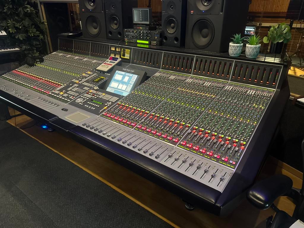 Solid State Logic SSL mtplus, Muziek en Instrumenten, Ophalen, 20 kanalen of meer
