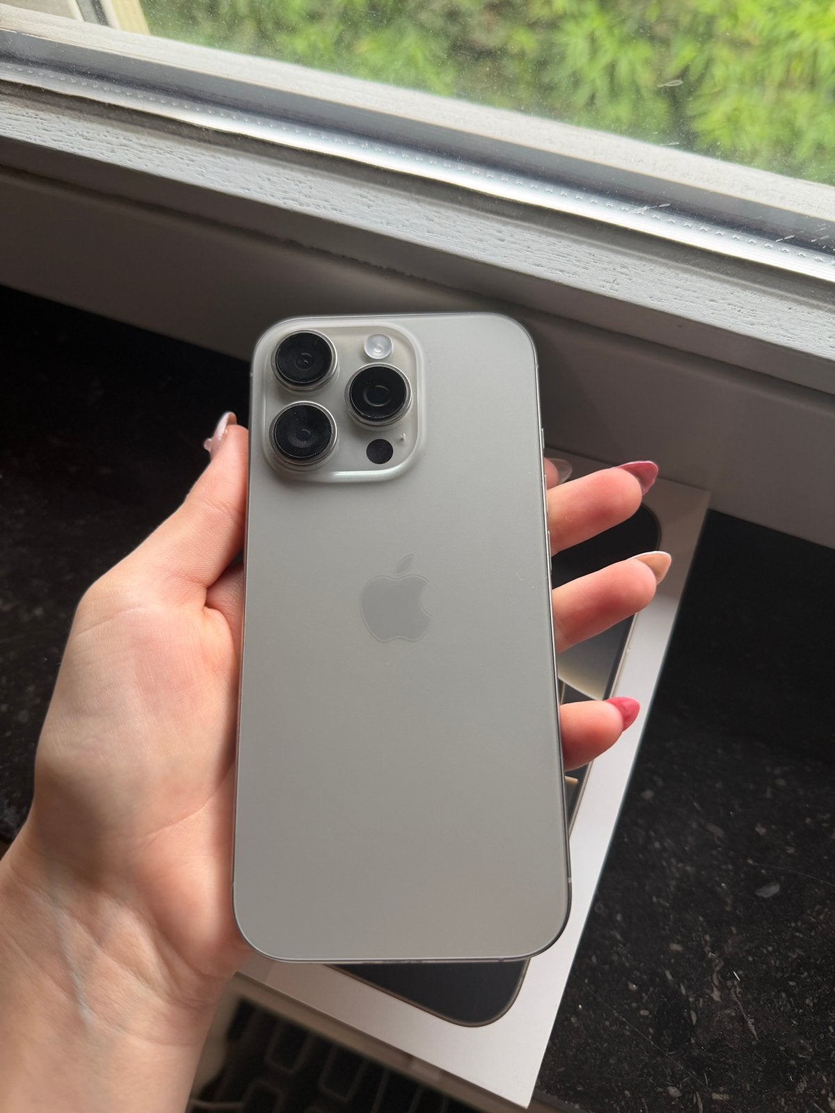 iphone 16 pro natural titanium, Telecommunicatie, Ophalen of Verzenden, Zo goed als nieuw, Zonder simlock, Grijs