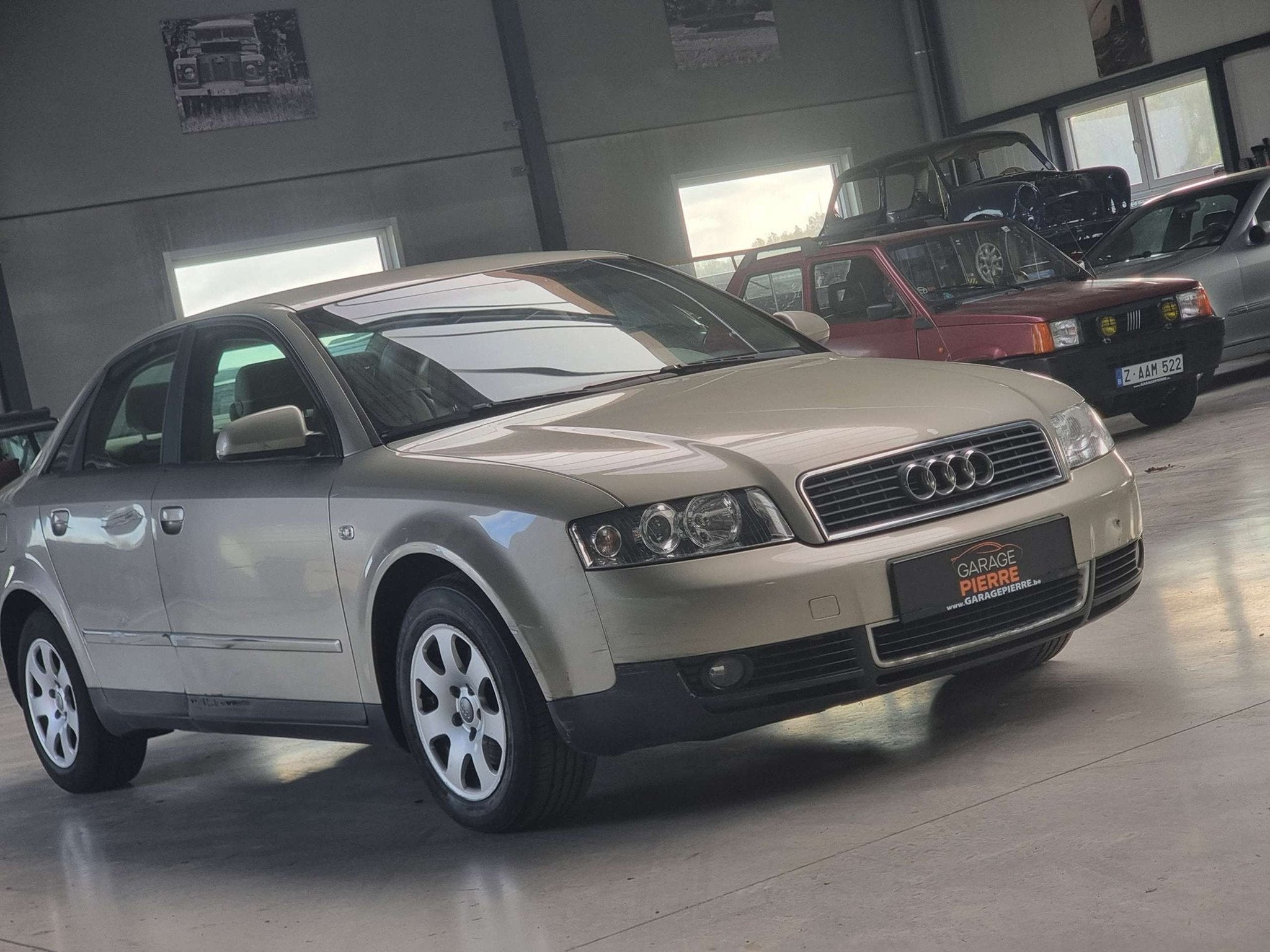 Audi A4 A4 1.9 TDi * 1er Propriétaire * 2500 EXPORT, Auto's, Audi, Voorwielaandrijving, 4 deurs, Stof, Gebruikt