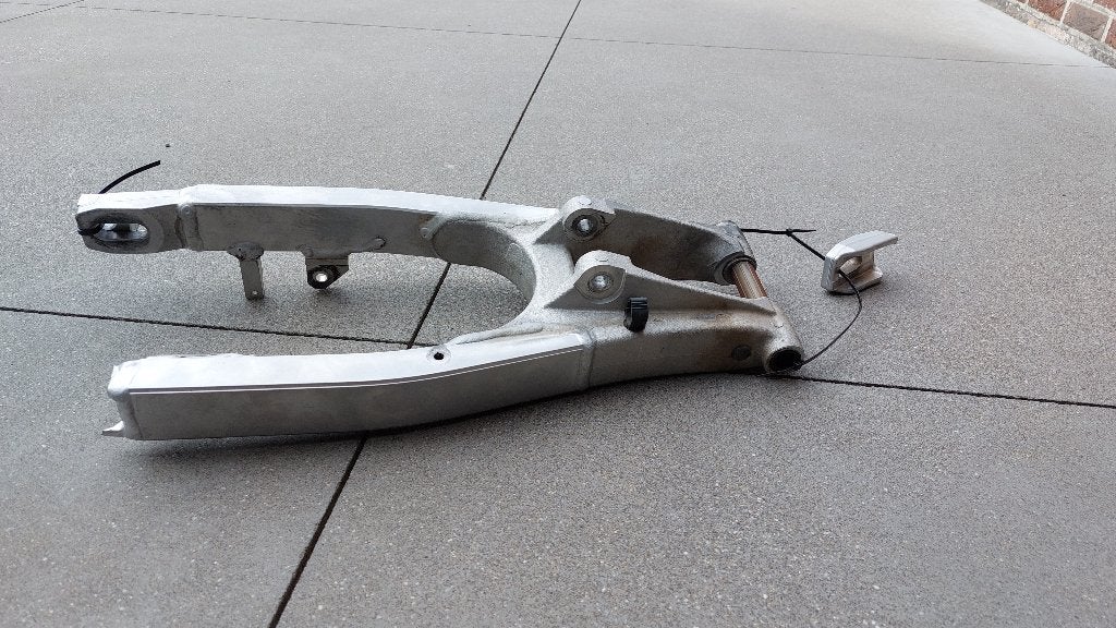 Yamaha yz85 achterbrug swingarm met schade 22-heden, Motoren, Ophalen, Gebruikt