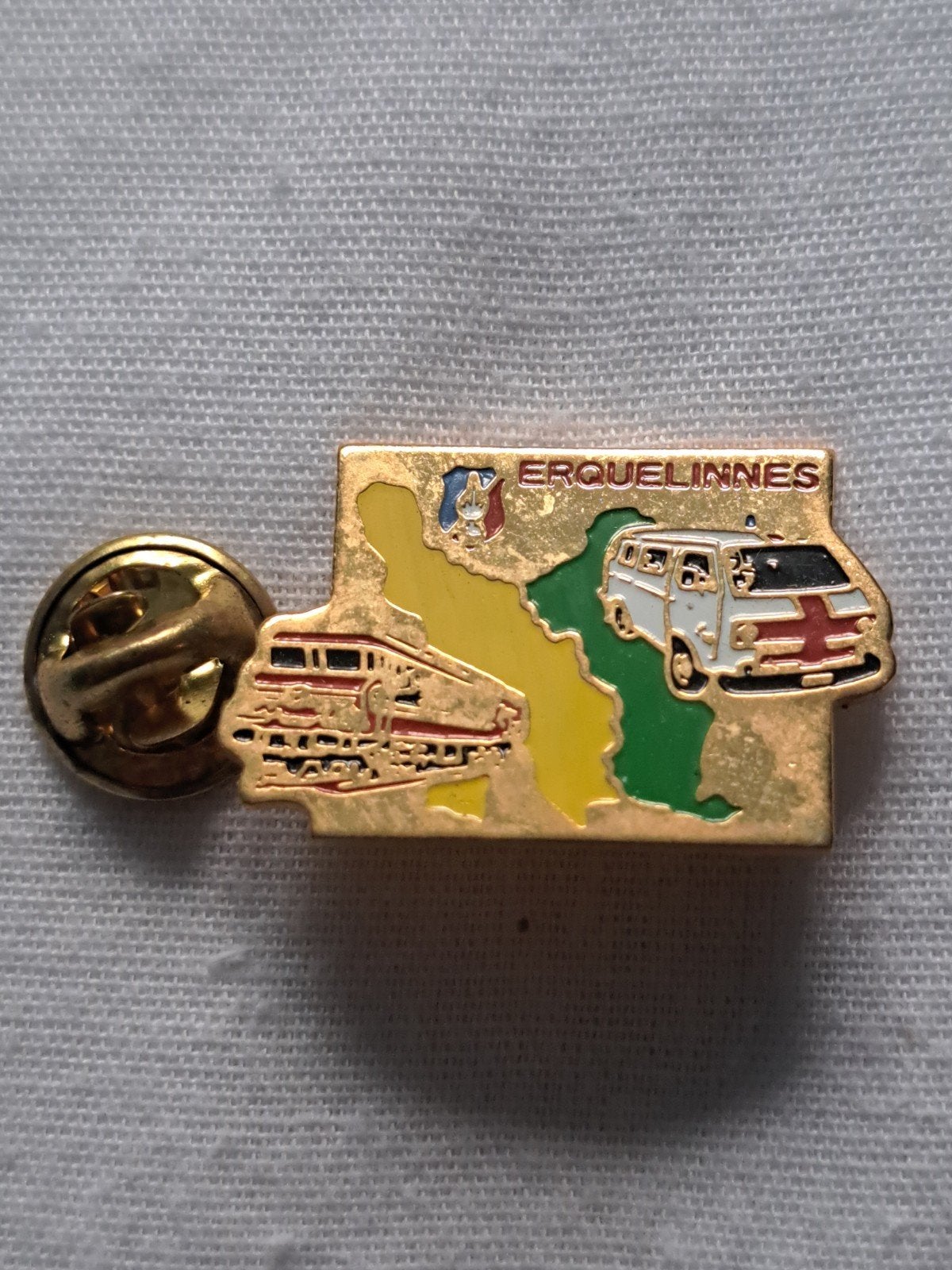 pins pin's gendarme Erquelinnes train, Enlèvement