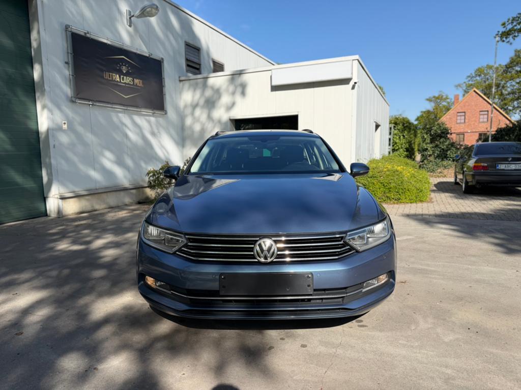 Volkswagen Passat 1.6 TDI Automaat/Euro 6B/Camera/GEKEURD, Auto's, Volkswagen, Automaat, Euro 6, Navigatiesysteem, https://public.car-pass.be/vhr/9975558c-d2f5-4d08-9532-d31bda20a158