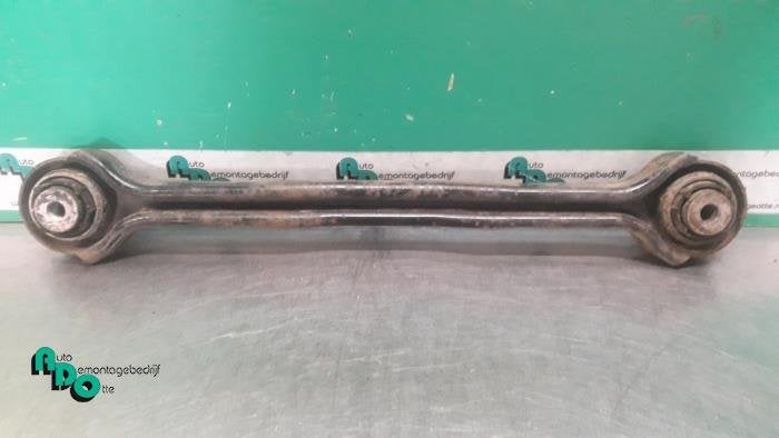 Bras de suspension arrière gauche d'un BMW 1-Serie (1-Serie, -, 3 mois de garantie, Utilisé, -