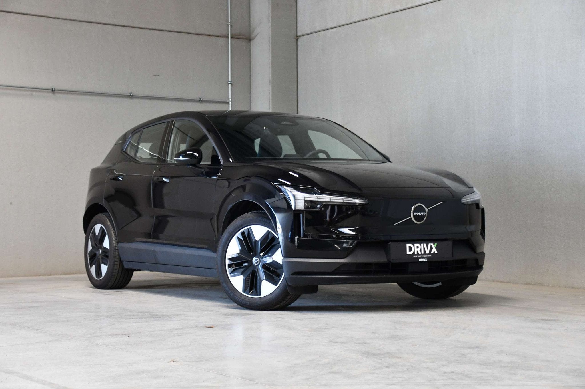 Volvo EX30 51 kWh - Plus - Camera - Harman Kardon - Zetelver, Automaat, Gebruikt, EX30, Zwart