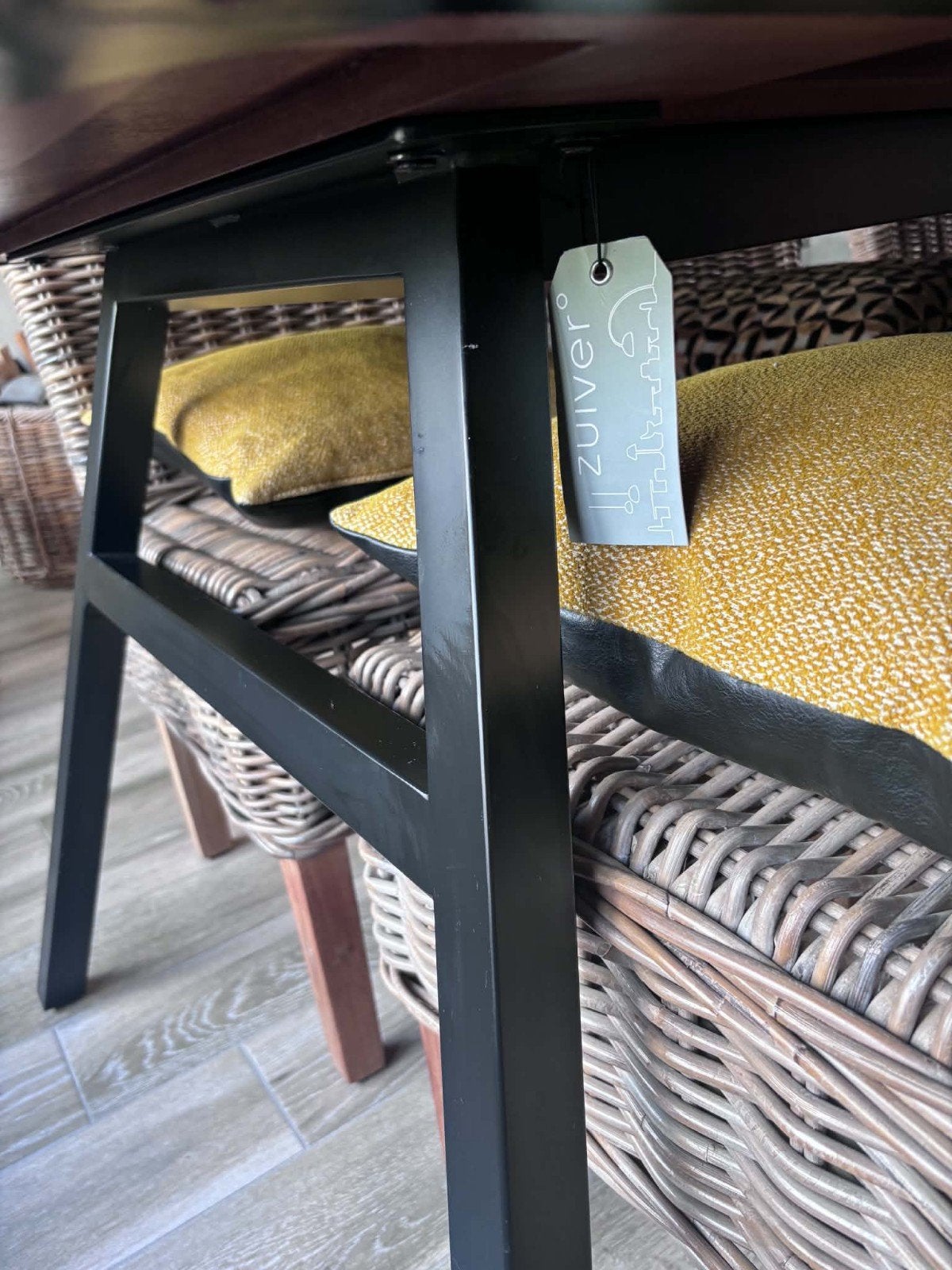 Eettafel Zuiver model Seth, Huis en Inrichting, Ophalen, Gebruikt