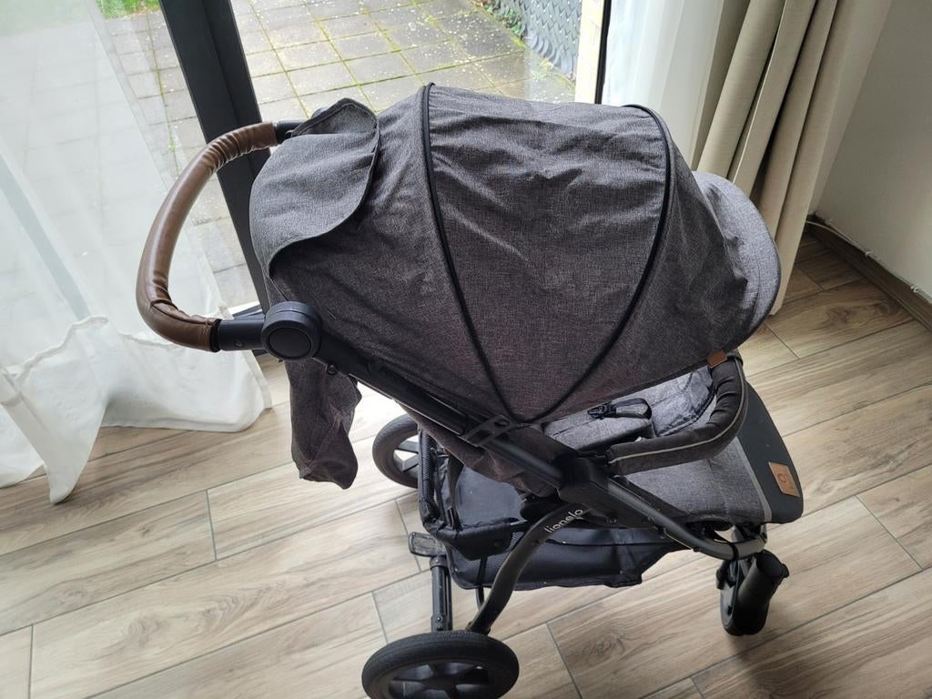 Te koop stevige kinderwagen voor 95€, Kinderen en Baby's, Buggy's, Ophalen of Verzenden